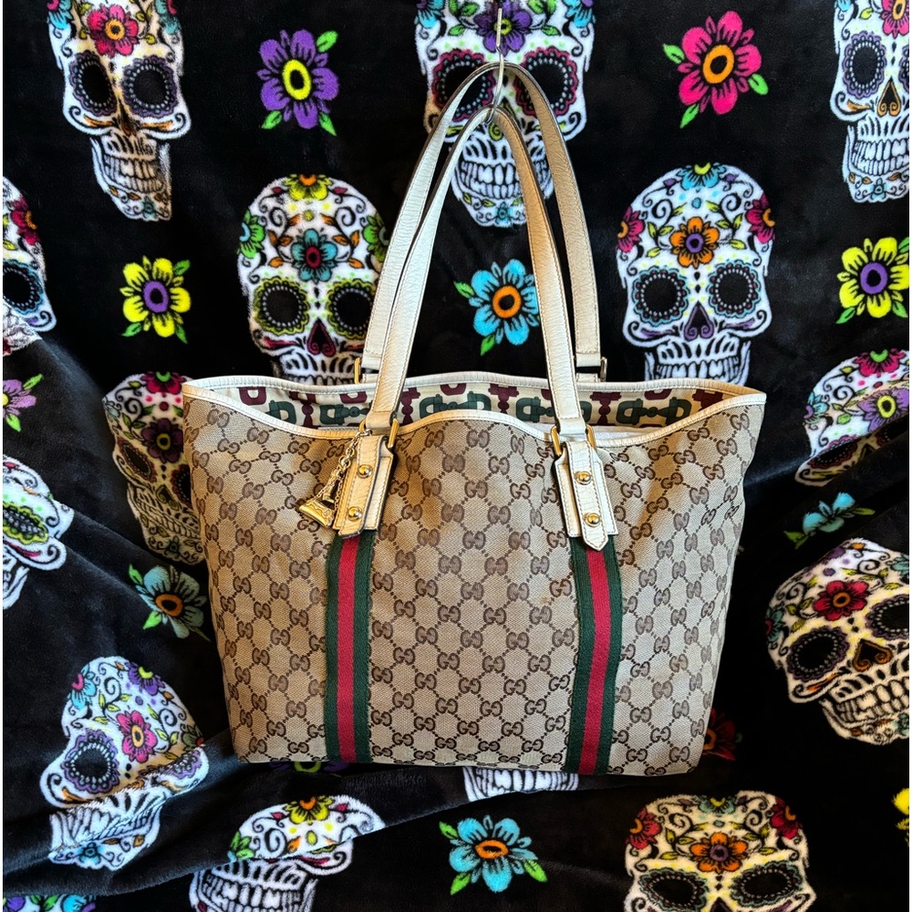 GUCCI JOLICOEUR GG
CANVAS TOTE